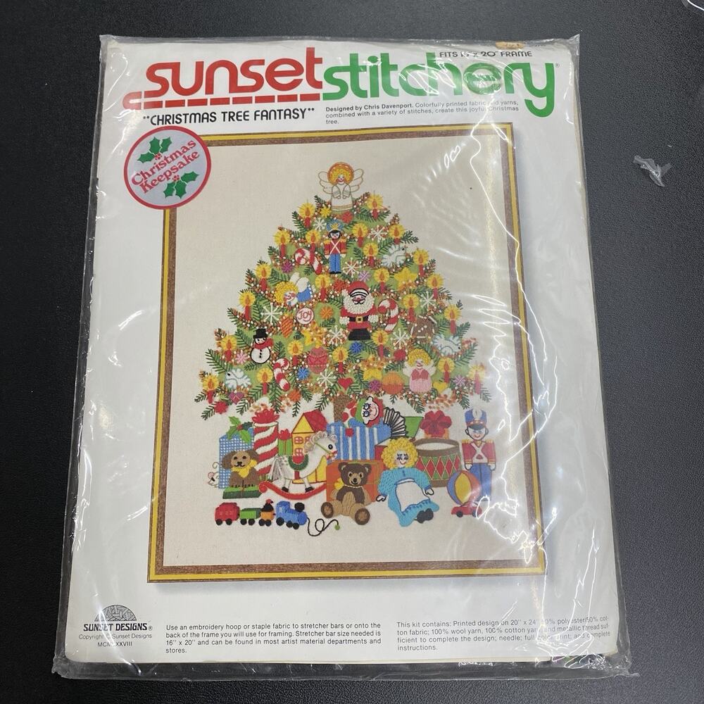 1978 Sunset Stitchery Kit "Christmas Tree Fantasy" 2070 NEW UNOPENED 16" x 20"